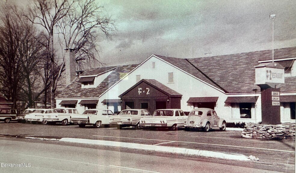 More Photos Of 650 N Main St, Sheffield Restaurant For Sale