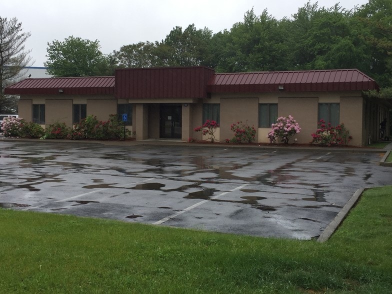 More Photos Of 6 Wesley Ct, Middletown Office For Lease