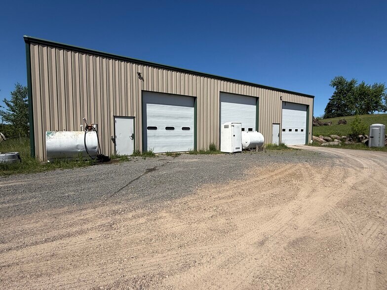 More Photos Of 9523 River Rd, Amherst Warehouse For Sale