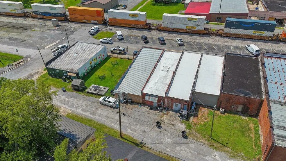 More Photos Of 46 Railroad Ave, Falkville Storefront For Sale