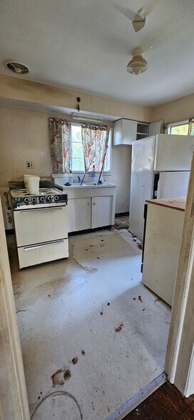 More Photos Of 9 E 44th St, Wilmington Office Residential For Sale