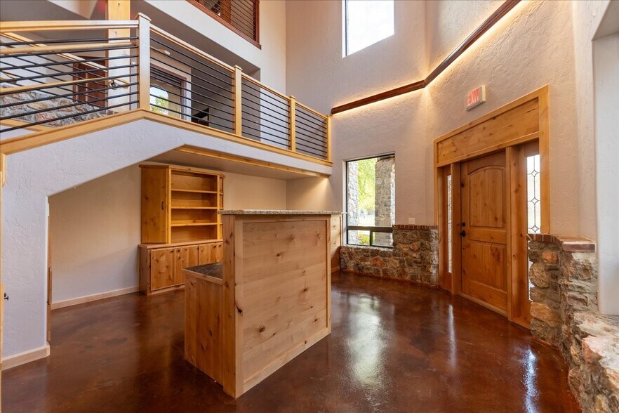 More Photos Of 4242 N Meridian Ave, Oklahoma City Office For Sale