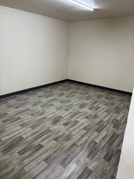 More Photos Of 163 SW Freeman Ave, Hillsboro Warehouse For Lease