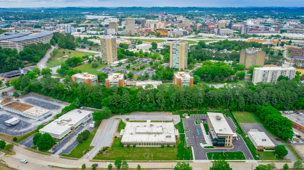 More Photos Of 1012 Riverfront Pkwy, Chattanooga Office For Sale
