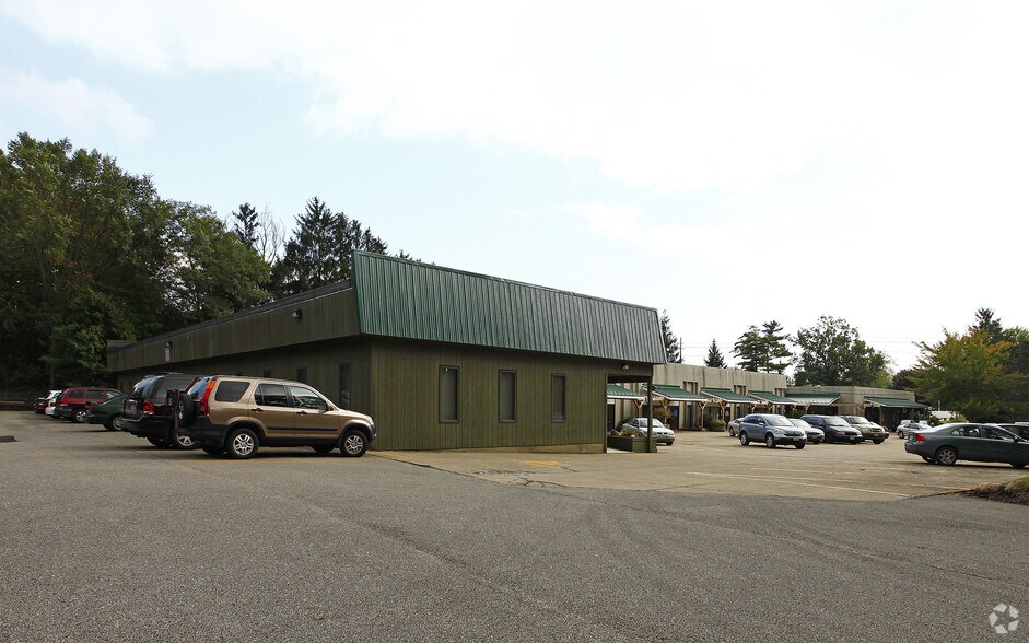 More Photos Of 8228 Mayfield Rd, Chesterland Office For Lease