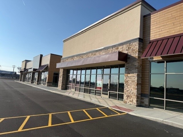 More Photos Of 4706 Old Kyles Station, Hamilton Unknown For Lease