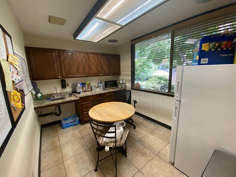 More Photos Of 1060-1080 Delbon Ave, Turlock Medical For Sale