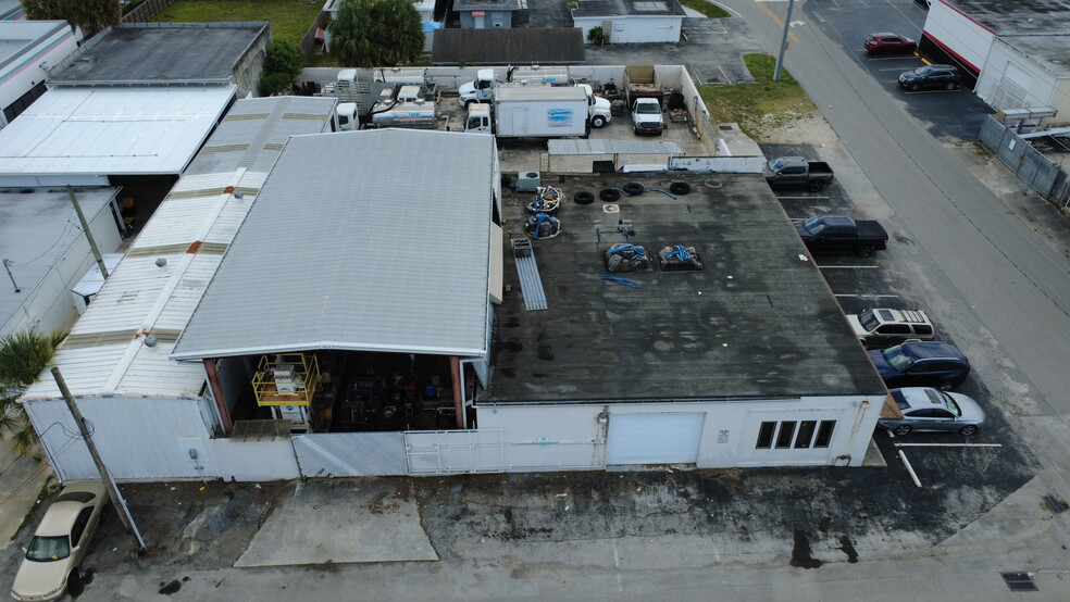 More Photos Of 3160 NE 3rd Ave, Oakland Park Warehouse For Lease