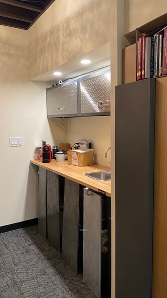 More Photos Of 15 Wellesley St W, Toronto Office For Lease