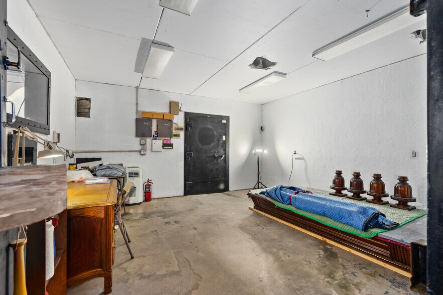 More Photos Of 974 S Nova Rd, Ormond Beach Industrial For Sale