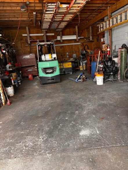 More Photos Of 2930 NW 17th Ter, Oakland Park Manufacturing For Sale