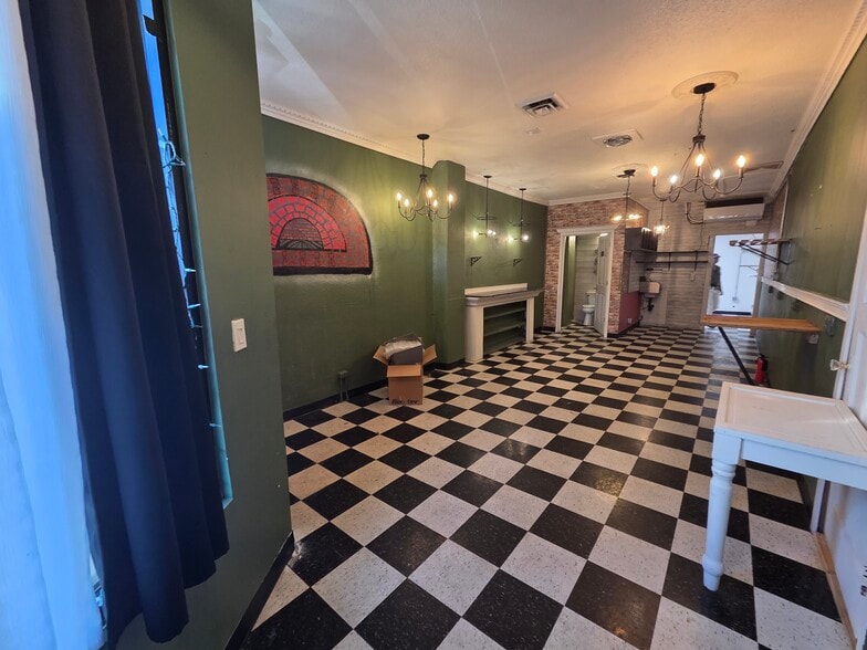 More Photos Of 960-990 Commercial St SE, Salem Storefront For Lease