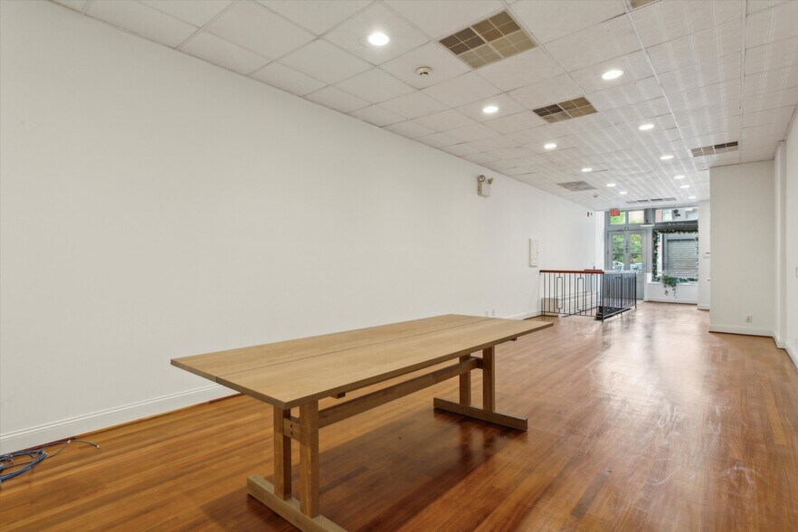 More Photos Of 39 N 3rd St, Philadelphia Storefront Retail Office For Lease