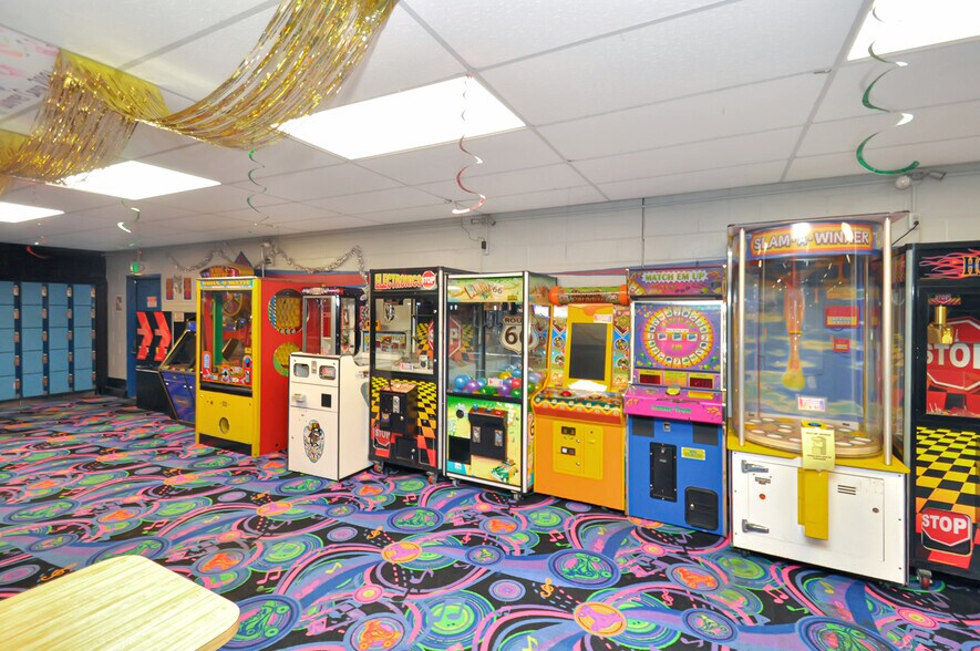 More Photos Of 805 Sater St, Greenville Skating Rink For Sale