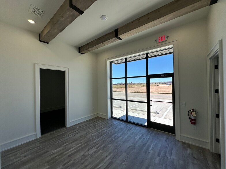 More Photos Of 3203 118th St, Lubbock Light Manufacturing For Lease
