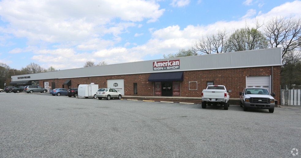More Photos Of 5221-5223 W Market St, Greensboro Unknown For Lease