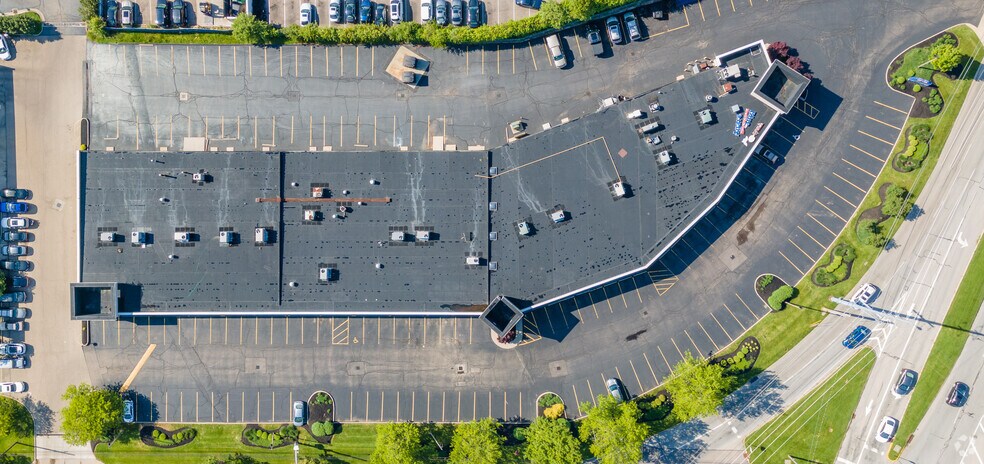 More Photos Of 107-139 W Kemper Rd, Cincinnati Unknown For Lease