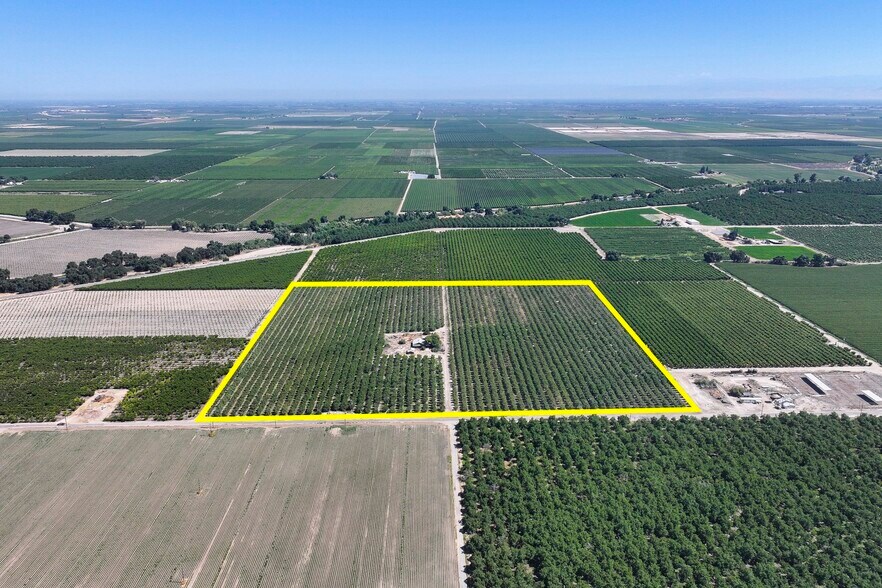 Primary Photo Of 7476 Mt Whitney ave, Laton Land For Sale