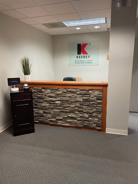 More Photos Of 74 Batterson Park Rd, Farmington Office For Lease