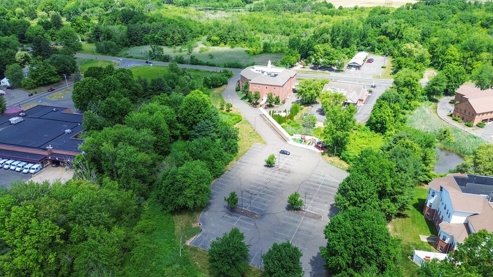 More Photos Of 1645 Ellington Rd, South Windsor Office For Lease