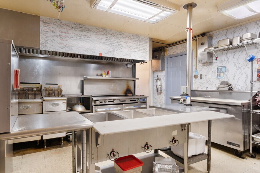 More Photos Of 7930 E State Highway 76, Kirbyville Specialty For Sale