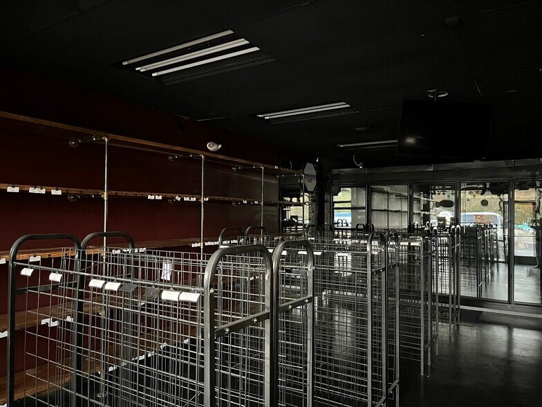 More Photos Of 210 Highway 12 W, Starkville Storefront For Lease