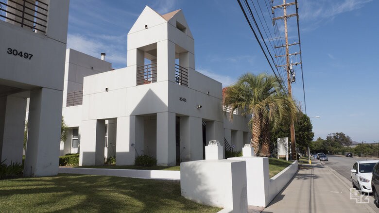 More Photos Of 30497 Canwood St, Agoura Hills Office For Lease