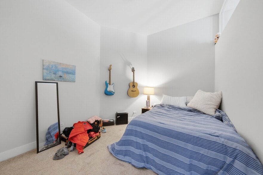 More Photos Of 2000 N Milwaukee Ave, Chicago Apartments For Sale