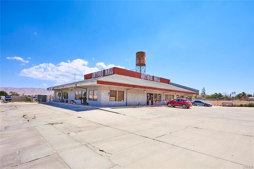 More Photos Of 16937 Walnut St, Hesperia Showroom For Sale