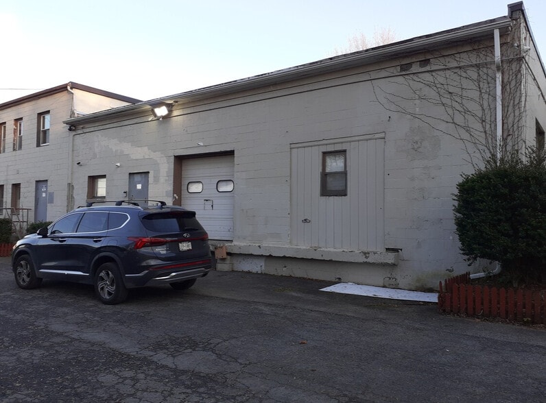 More Photos Of 31 Walnut St, New Windsor Township Industrial For Sale