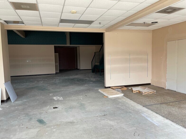 More Photos Of 5830 S Sherwood Forest Blvd, Baton Rouge Freestanding For Lease