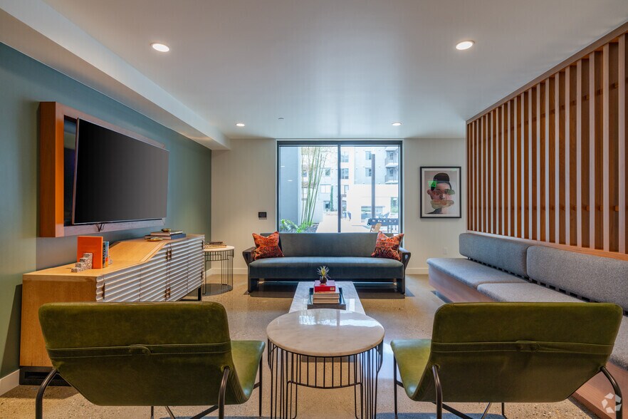 More Photos Of 1100 Webster St, Oakland Apartments For Lease