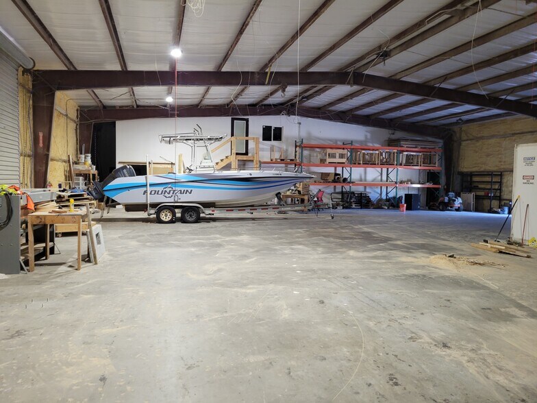 More Photos Of 6266 Janes Ln, Naples Manufacturing For Lease