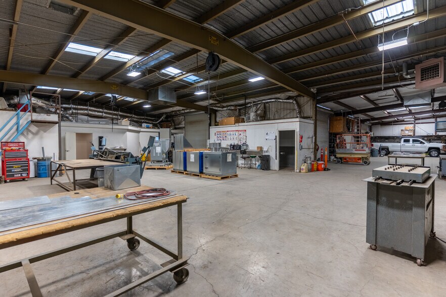 More Photos Of 1121 Sumner St, Bakersfield Warehouse For Sale