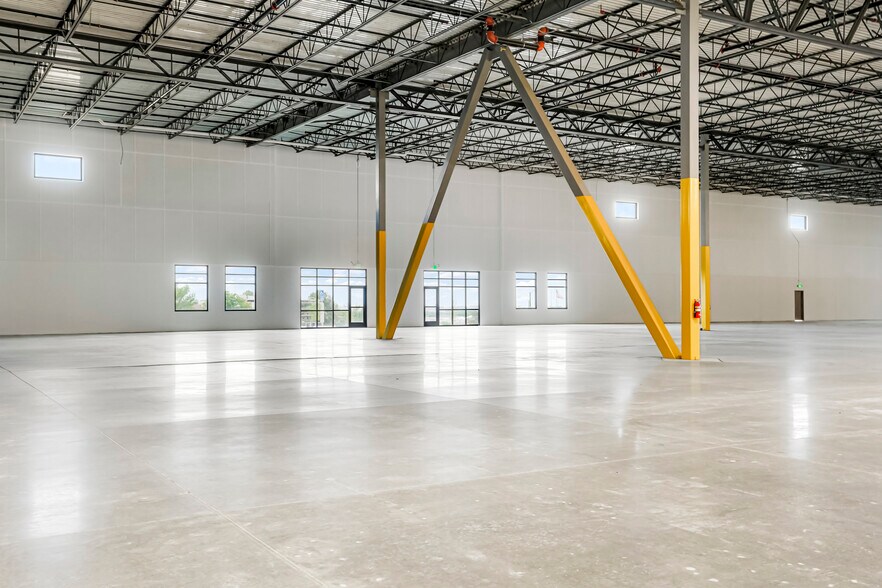 More Photos Of 8470 Launch Pt, Colorado Springs Warehouse For Lease