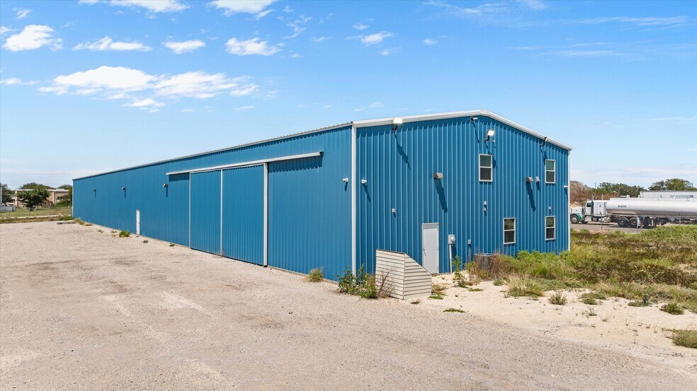 Primary Photo Of 14100 N Highway 171, Cresson Warehouse For Lease