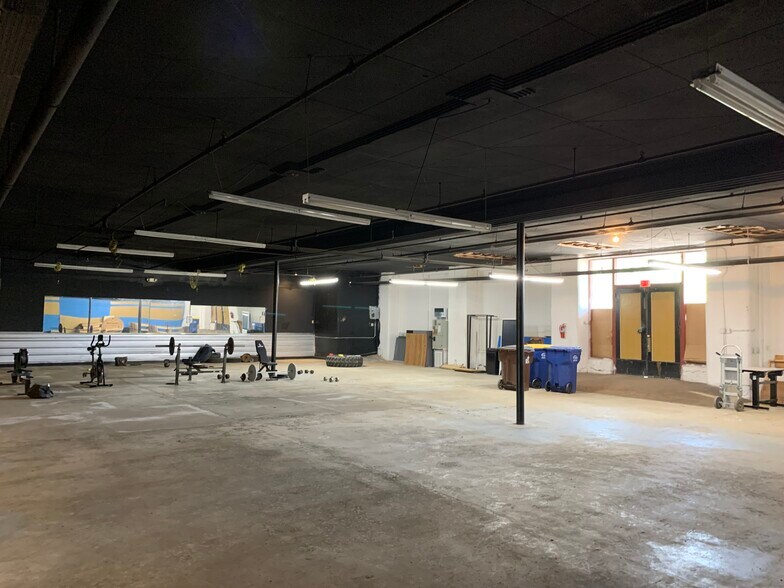 More Photos Of 208 W 2nd St, Siler City Manufacturing For Sale