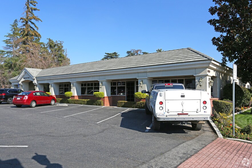 More Photos Of 3100 19th St, Bakersfield Office For Lease