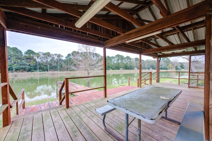More Photos Of 850 County Road 149, Alvin Land For Sale