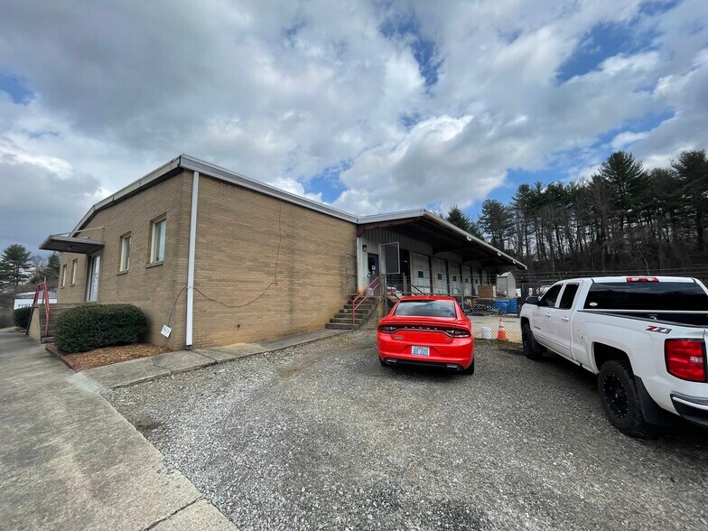 More Photos Of 1260 Sweeten Creek Rd, Asheville Light Distribution For Lease