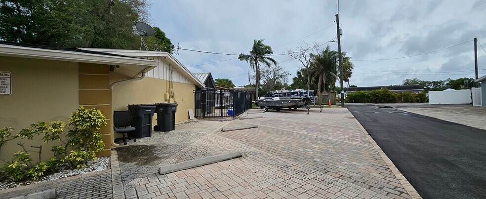 More Photos Of 8814 Rocky Creek Dr, Tampa Medical For Sale