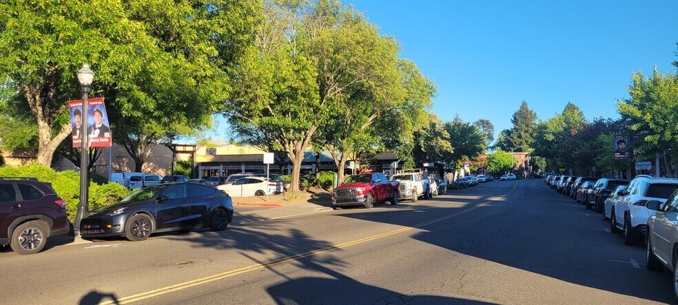 More Photos Of 452 Healdsburg Ave, Healdsburg Storefront For Sale