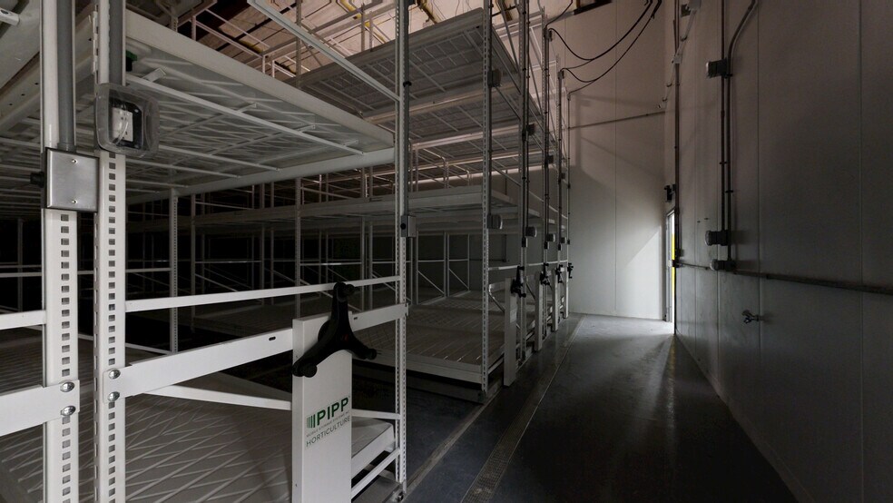 More Photos Of 740 Schneider Dr, South Elgin Manufacturing For Sale