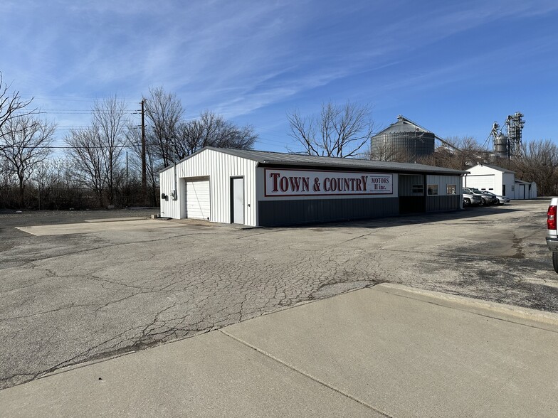 Primary Photo Of 1995 N State Route 50, Bourbonnais Showroom For Sale