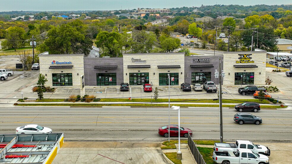 More Photos Of 808 Fort Worth Hwy, Weatherford Storefront Retail Office For Lease