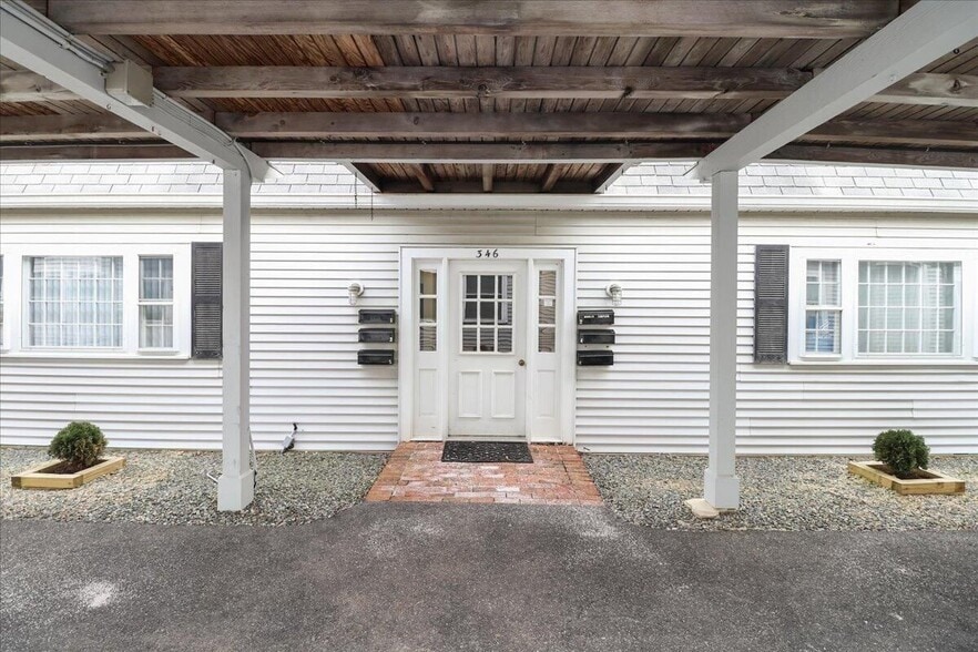 More Photos Of 346 Gifford St, Falmouth Office For Sale