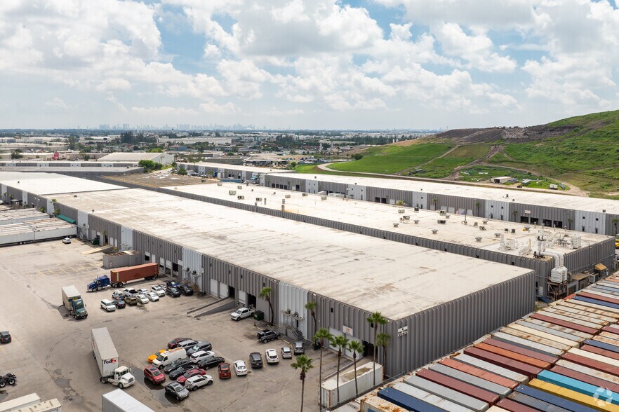 More Photos Of 9302-9398 NW 101st St, Medley Warehouse For Lease