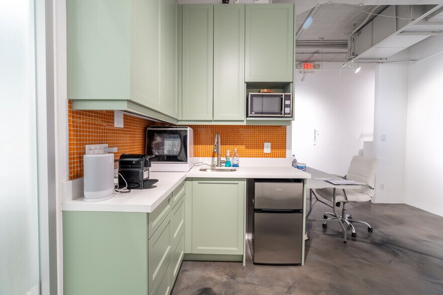 More Photos Of 214 Avenue Rd, Toronto General Retail For Sale