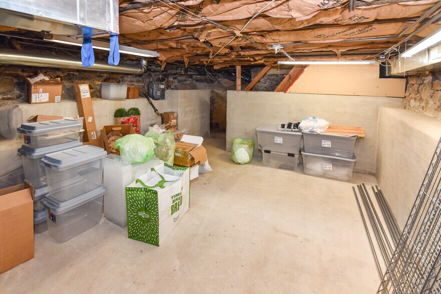 More Photos Of 3545 Chestnut Ave, Baltimore Office For Sale