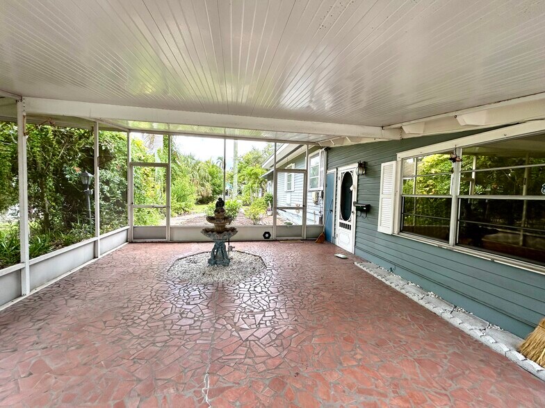 More Photos Of 2714 W Manatee Ave, Bradenton Office Residential For Sale